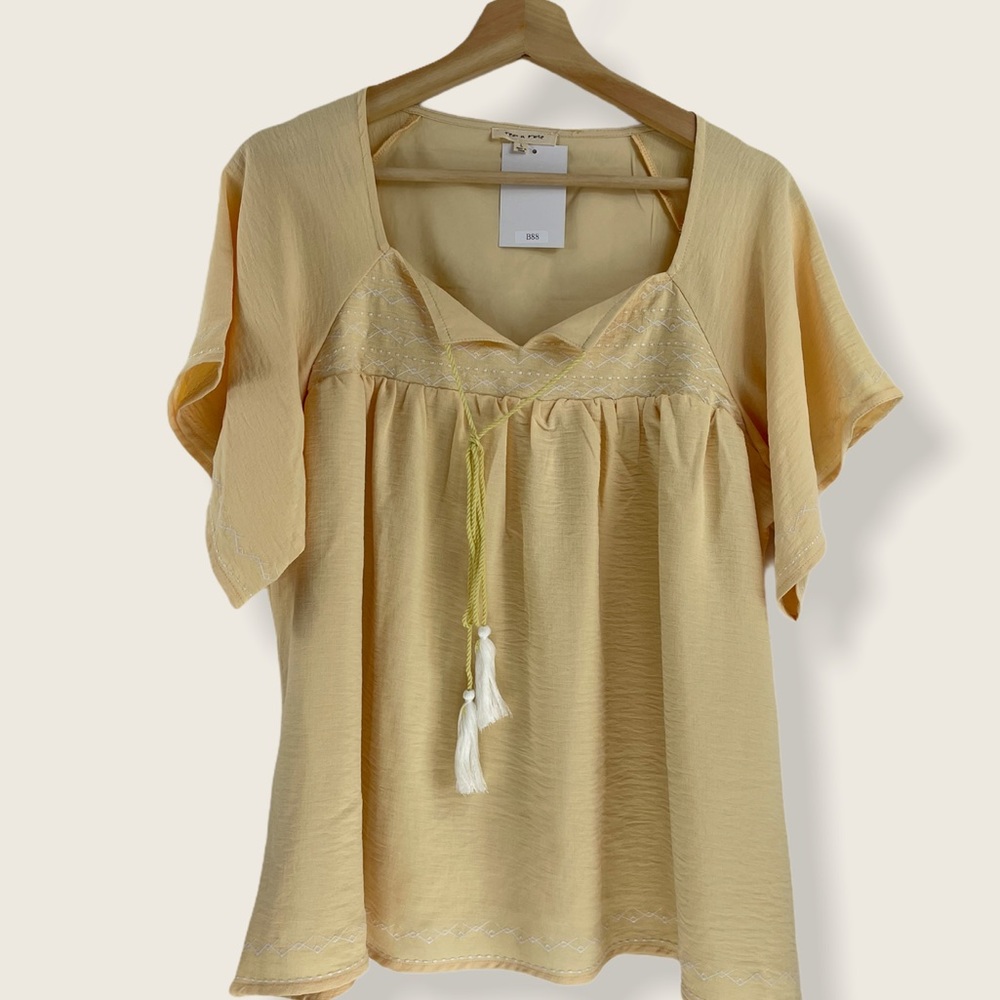 NWT Tea n Rose Yellow Embroidered Blouse - Picture 2 of 4